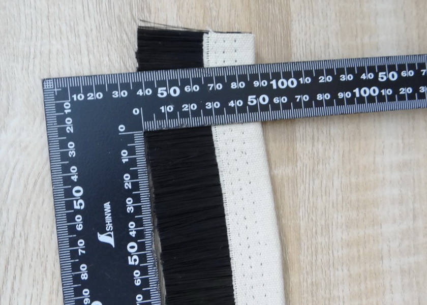 แปรงดักฝุ่น 50mm x 1M Nelon Brush Vacuum Cleaner (Black)