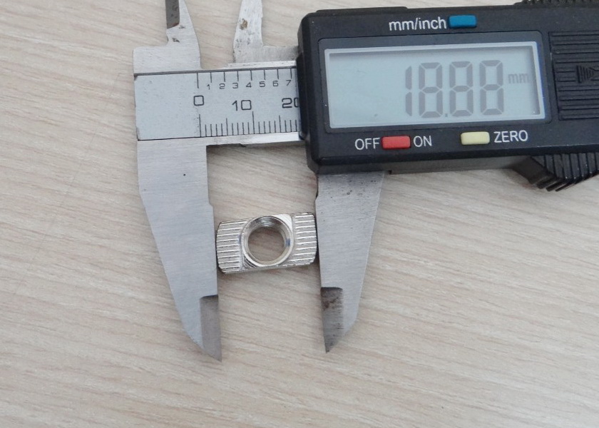 Free Nut M8 (20 ตัว/ชุด) สำหรับ Series 40 Alu Profile