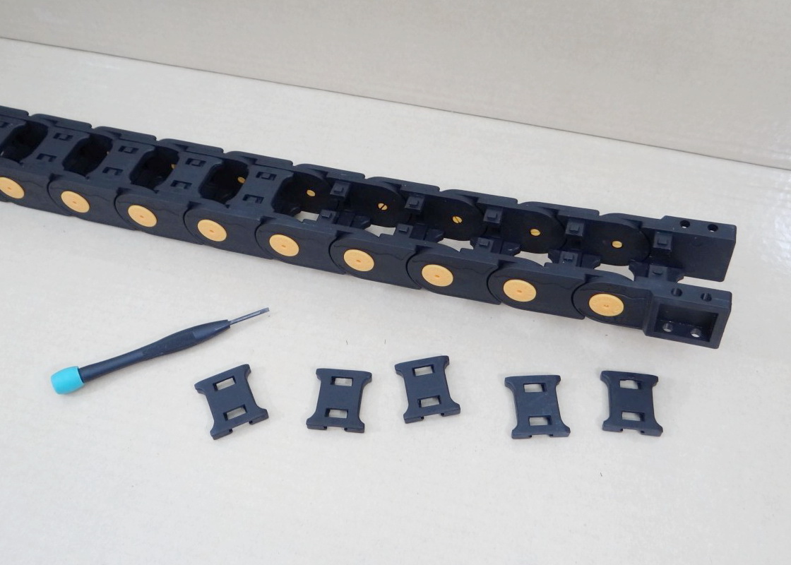 20 X 30 mm Cable Drag Chain R55mm ยาว 1M และ End Connectors (Bridge opening)