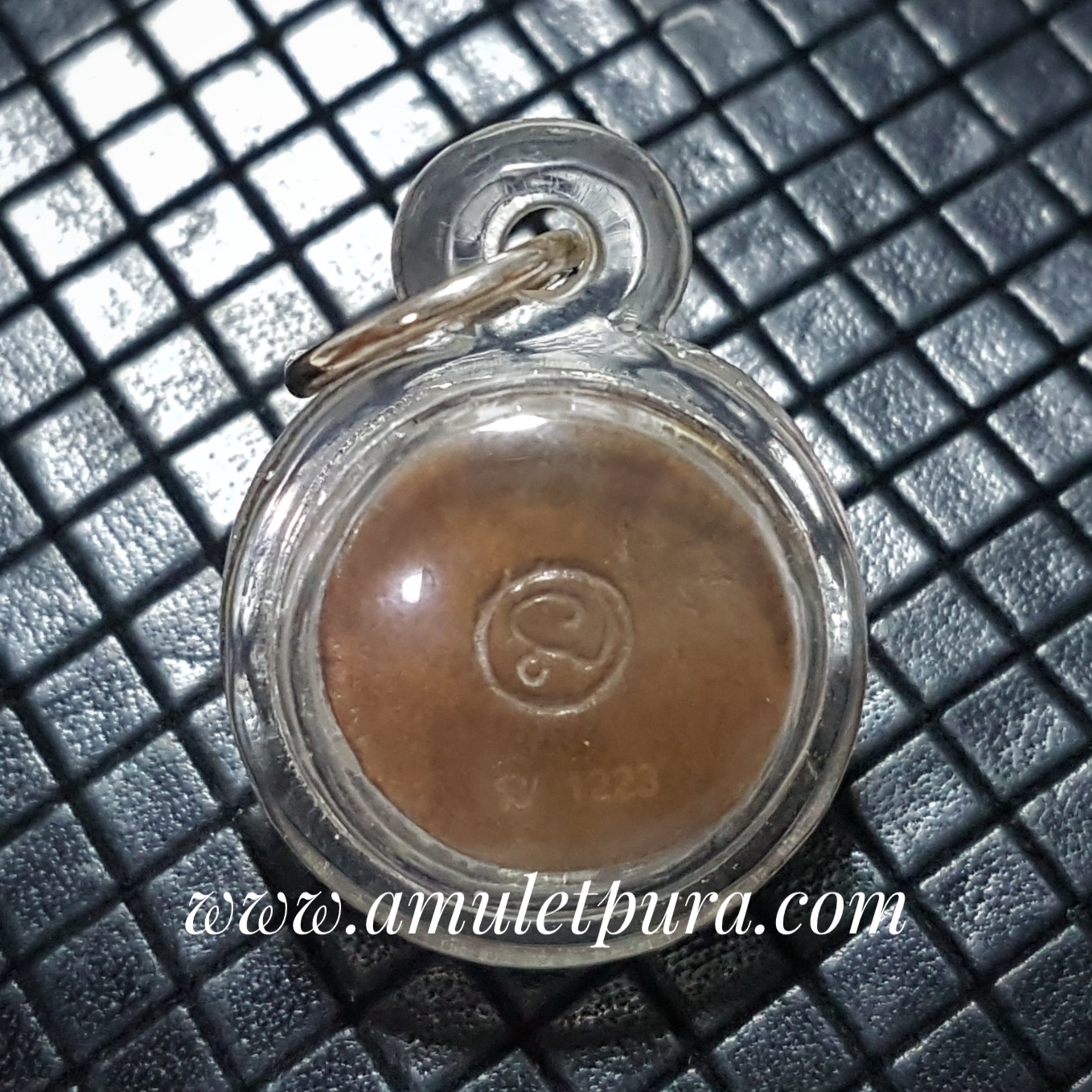 พระปิดตา(เม็ดกระดุม ทองแดงเถื่อน)รุ่นกำแพงแก้ว ปิด ปีด กัน แก้ ปี53 พ่อท่านคล้อย วัดภูเขาทอง จ.พัทลุง(พร้อมเลี่ยมกันน้ำ)