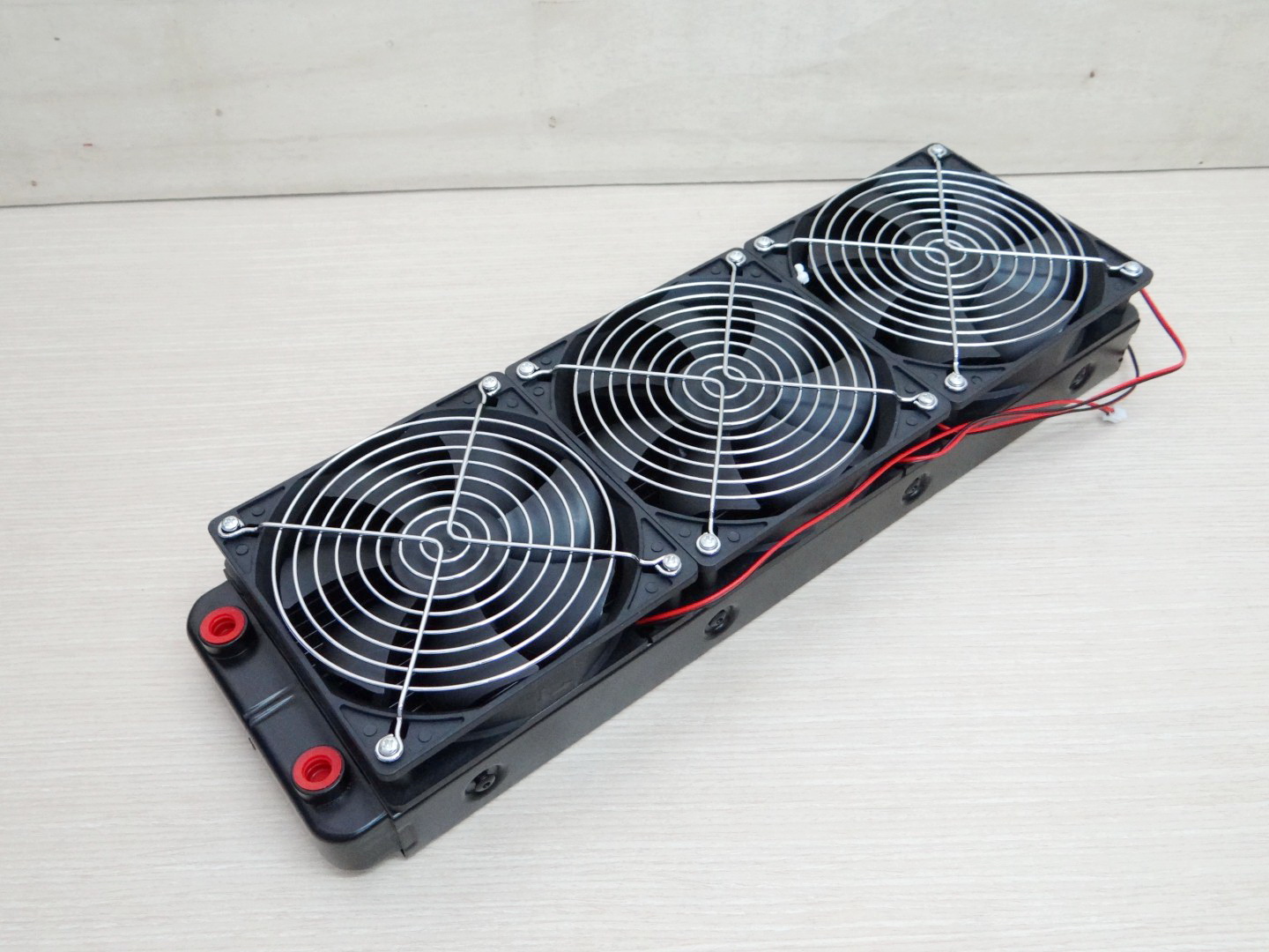 360mm Aluminum Radiator Water Cooling 18 Tube Heat Exchanger หัวเกลียว 1/8BSP (9.5mm) + 3 Fan 12V DC