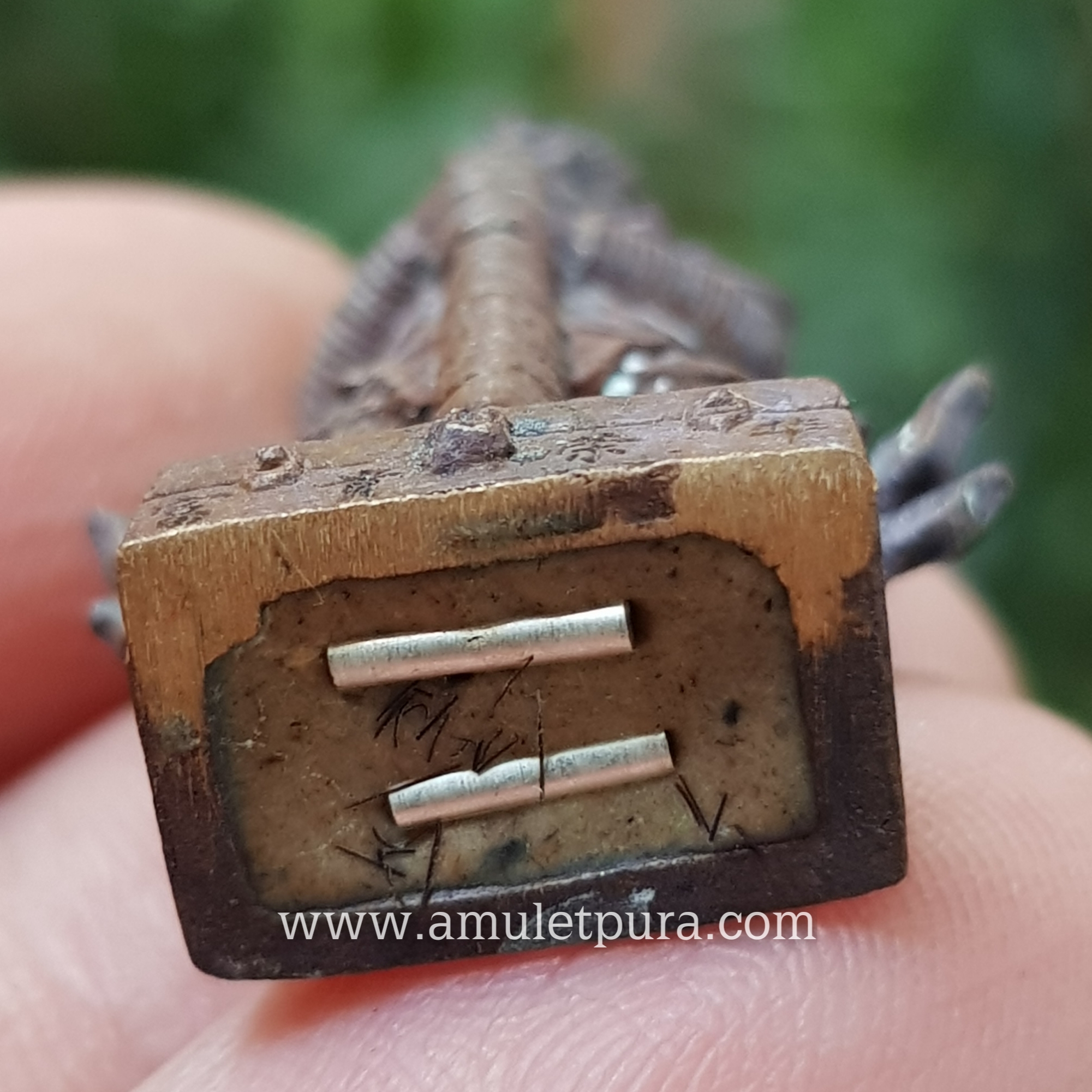 ท้าวเวสสุวรรณ (เนื้อมหาชนวน ตระกรุดเงินคู่) รุ่นทรัพย์ทวีคูณ89 ปี61 พ่อท่านเขียว วัดห้วยเงาะ จ.ปัตตานี (มีโค้ด หมายเลข 8252)