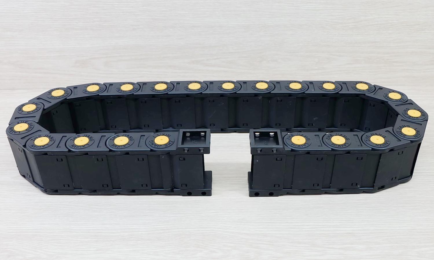 25 X 50 mm Cable Drag Chain R65mm ยาว 1M และ End Connectors (Fully-Enclosed)