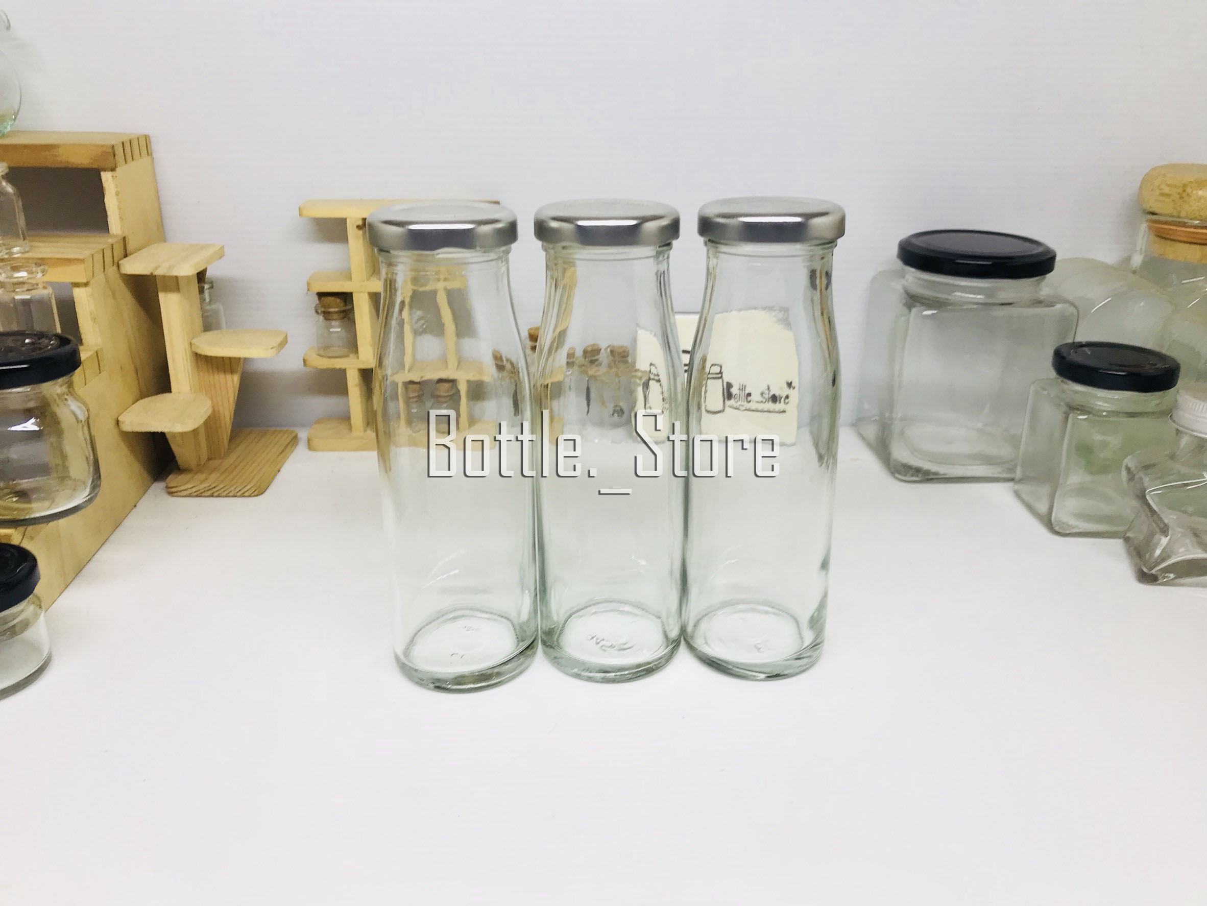 ขวดแก้วน้ำผลไม้ 200ml ฝาเกลียวล็อคสีเงิน
