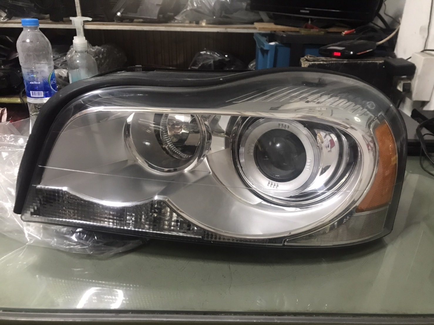เสื้อไฟหน้าvolvo xc 90 xenon ข้างซ้าย