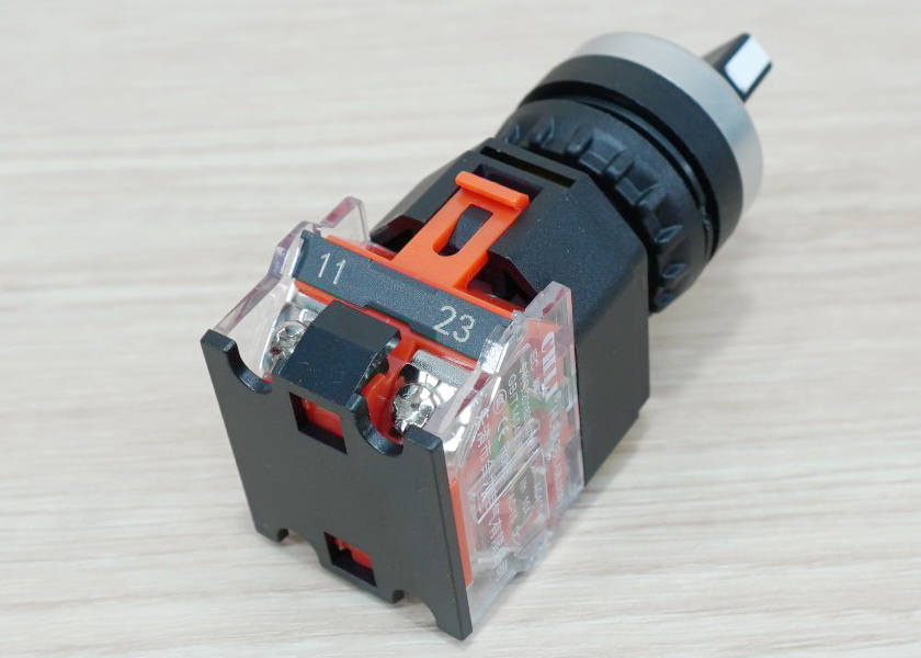 LAY38-11X2 AC400V 10A (2-Position) Industrial Selector Rotary Switch (On-Off) self-locking
