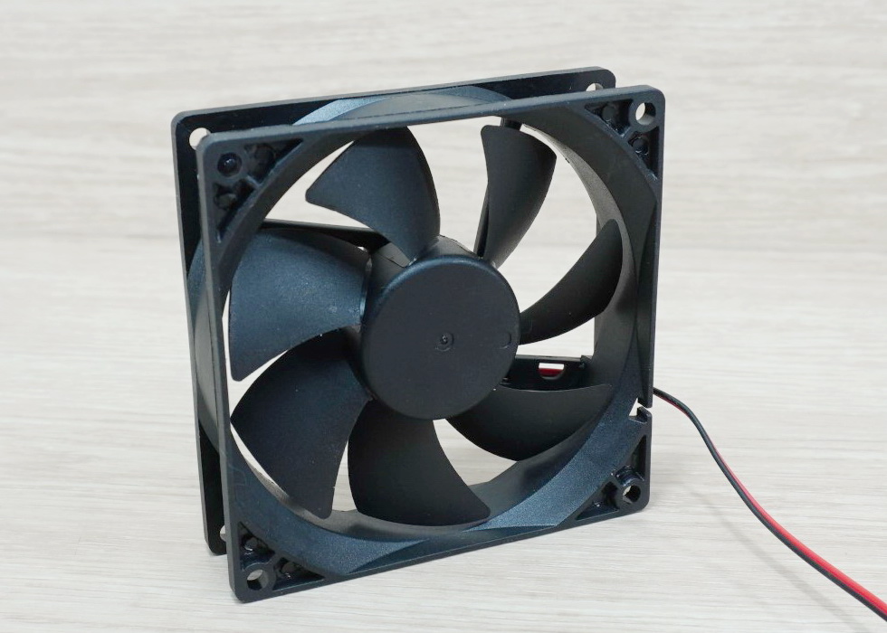 Fan 92 x 92 x 25mm DC 12V
