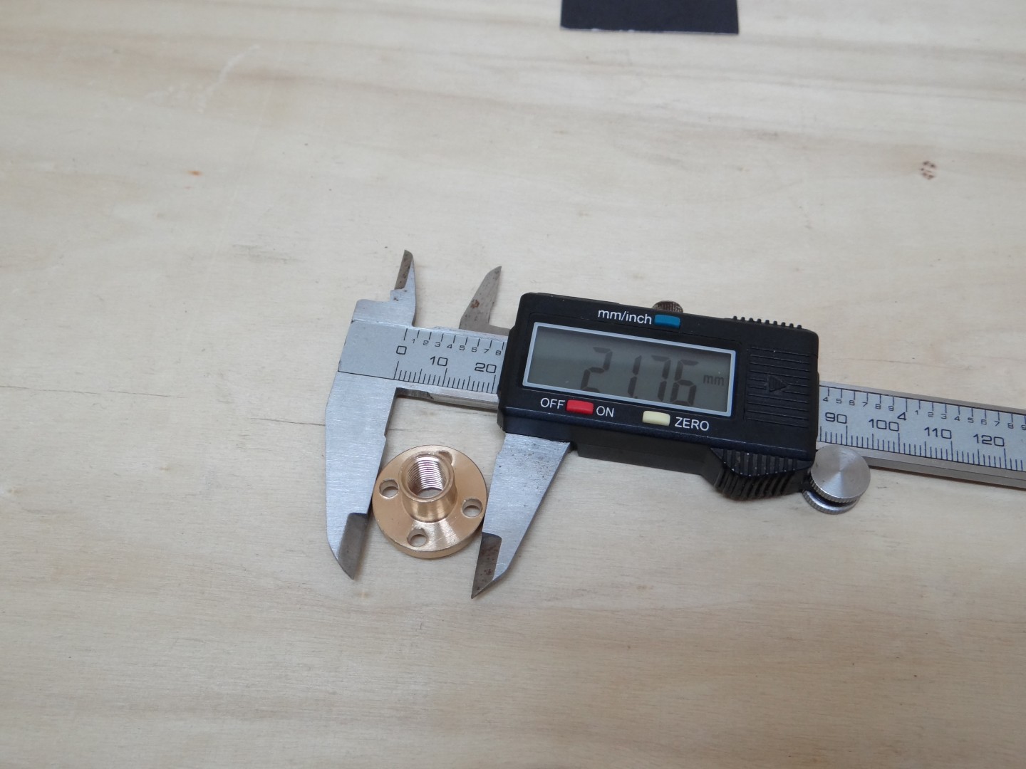 T8 Lead Screw Dia 8mm ยาว 300mm (Lead 4mm) + Copper Nut