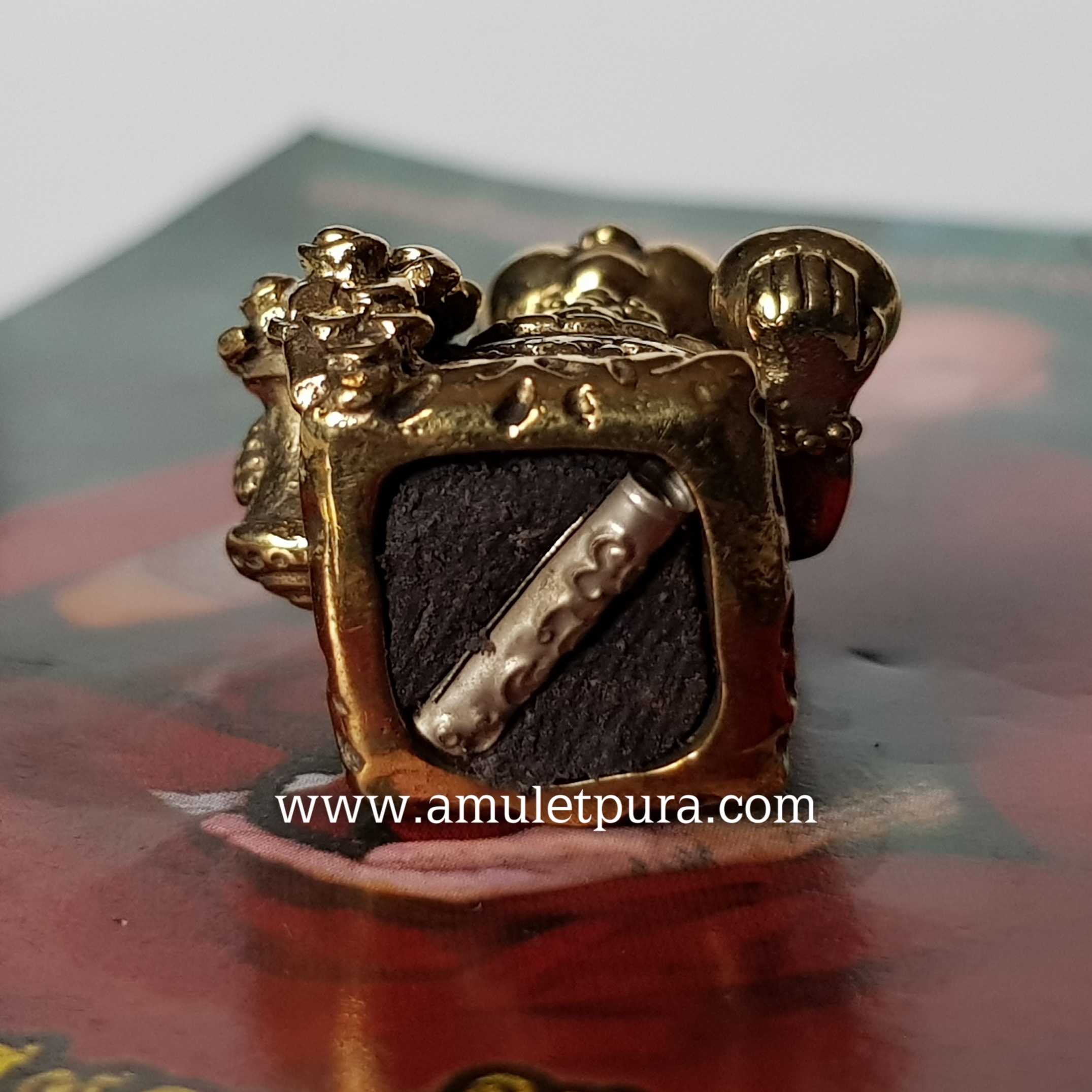 กุมารีดูดทรัพย์รับเงิน ชุดเหรียญเงิน (ทองเหลืองอุดมวลสารฝังตะกรุด) ปี54 ครูบาสุบิน สำนักสงฆ์บ้านร้านตัดผม จ.ชุมพร (มีโค้ด)