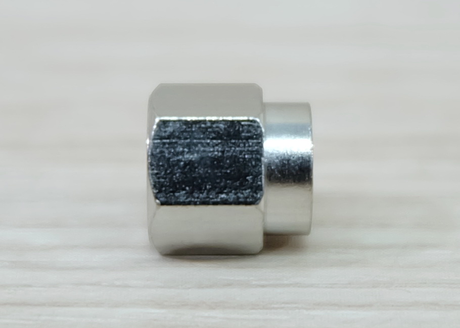 Eccentric column 6 mm - bore 5mm <OD 8mm> (Nickel-plated)