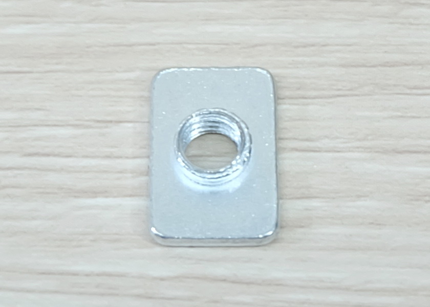 Flat T-Nut M5 Zn-plated (ชุด 20 ชิ้น)