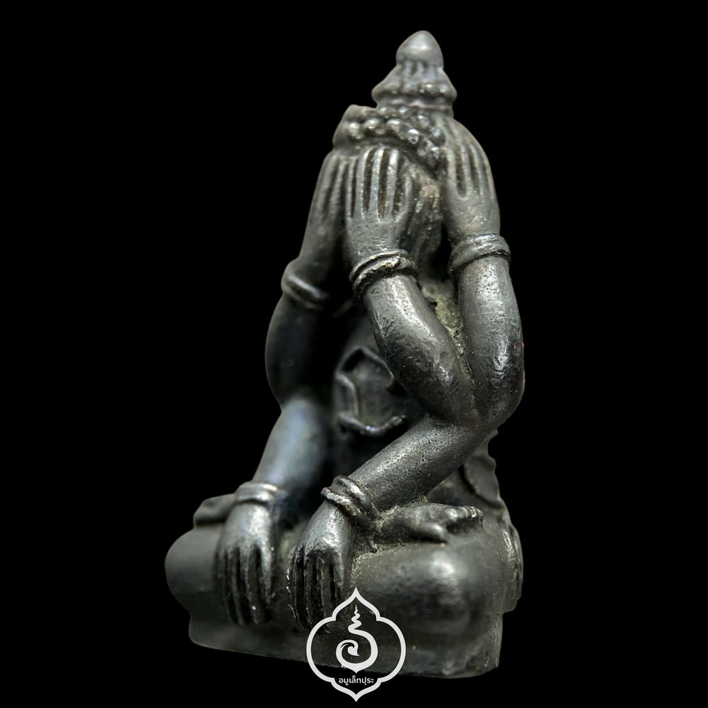 พระปิดตาอุดกริ่ง (เนื้อโลหะผสมรมดำ) รุ่นแซยิด 92 ปี มหาเศรษฐี ปี44 หลวงปู่เหลือ วัดท่าไม้เหนือ จ.อุตรดิตถ์ (มีโค้ดใต้ฐาน)