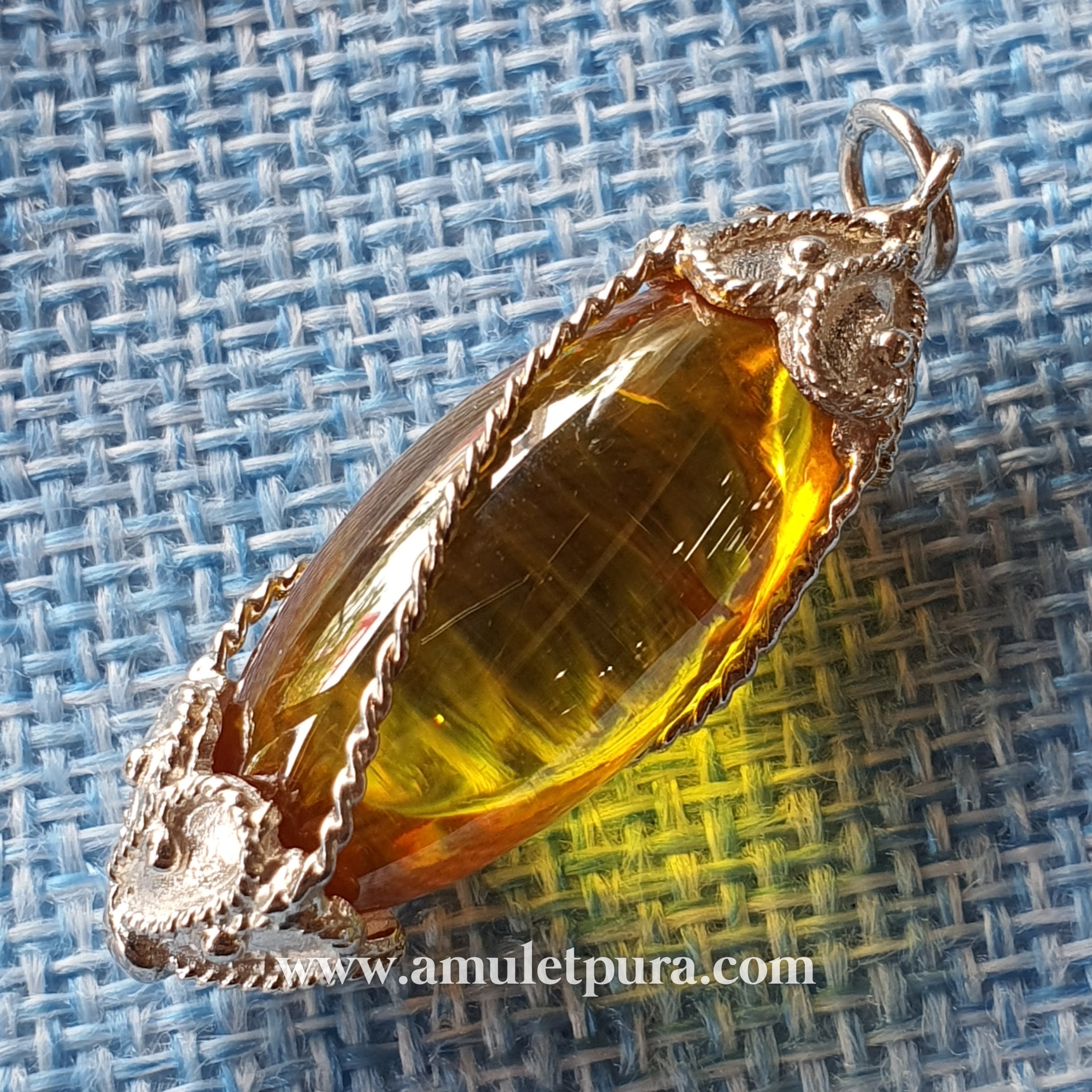 จี้เพชรพญานาคสัณฐานลูกรักบี้ : สีเหลือง