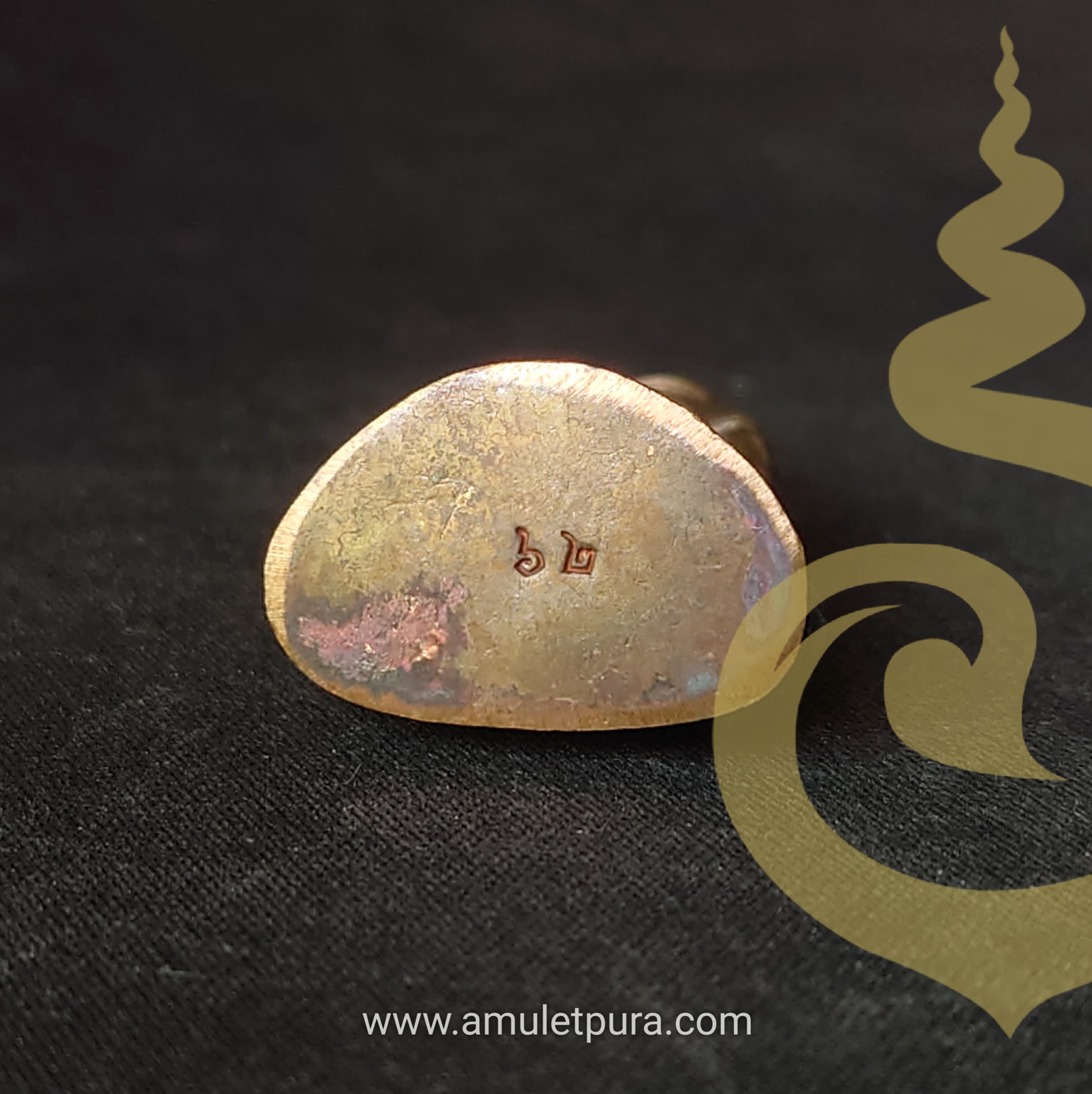 พระกริ่งนารายณ์มหาราช เนื้อนวโลหะ รุ่นแรก ปี48 (ตอกโค๊ดและหมายเลข 62)