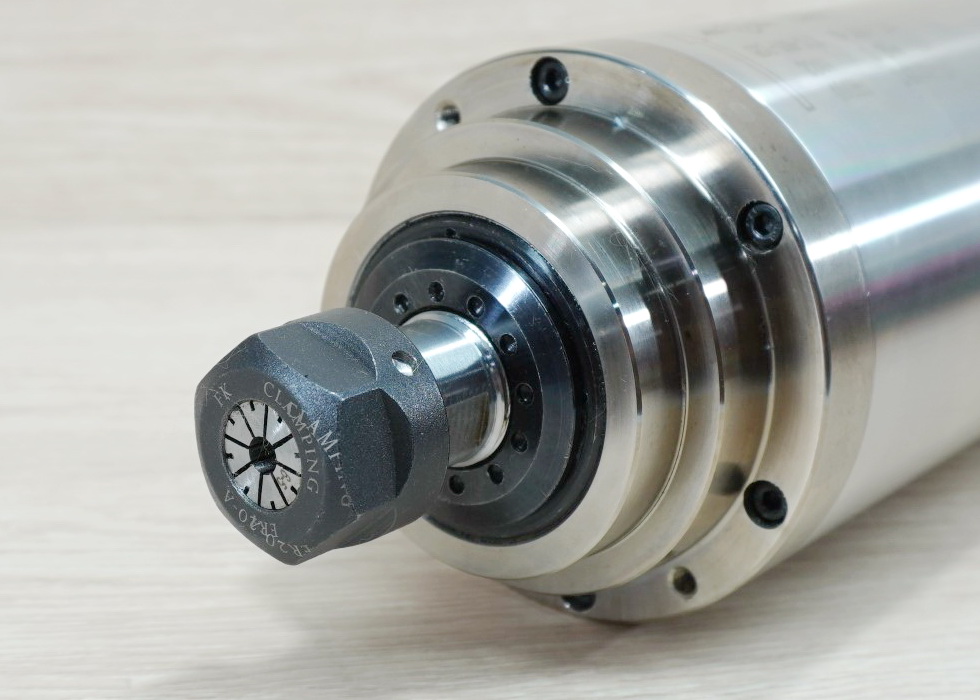 3.2 kw 220V ER20 Water Cooled Spindle Motor (4 Bearing) GDZ-100-3.2 Ø100x220 mm