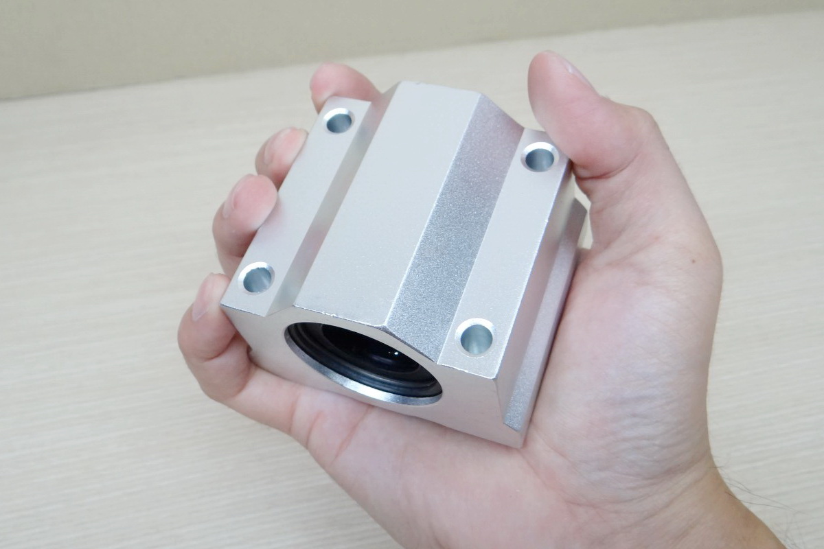 SCS25UU Linear Ball Bearing Block 25mm