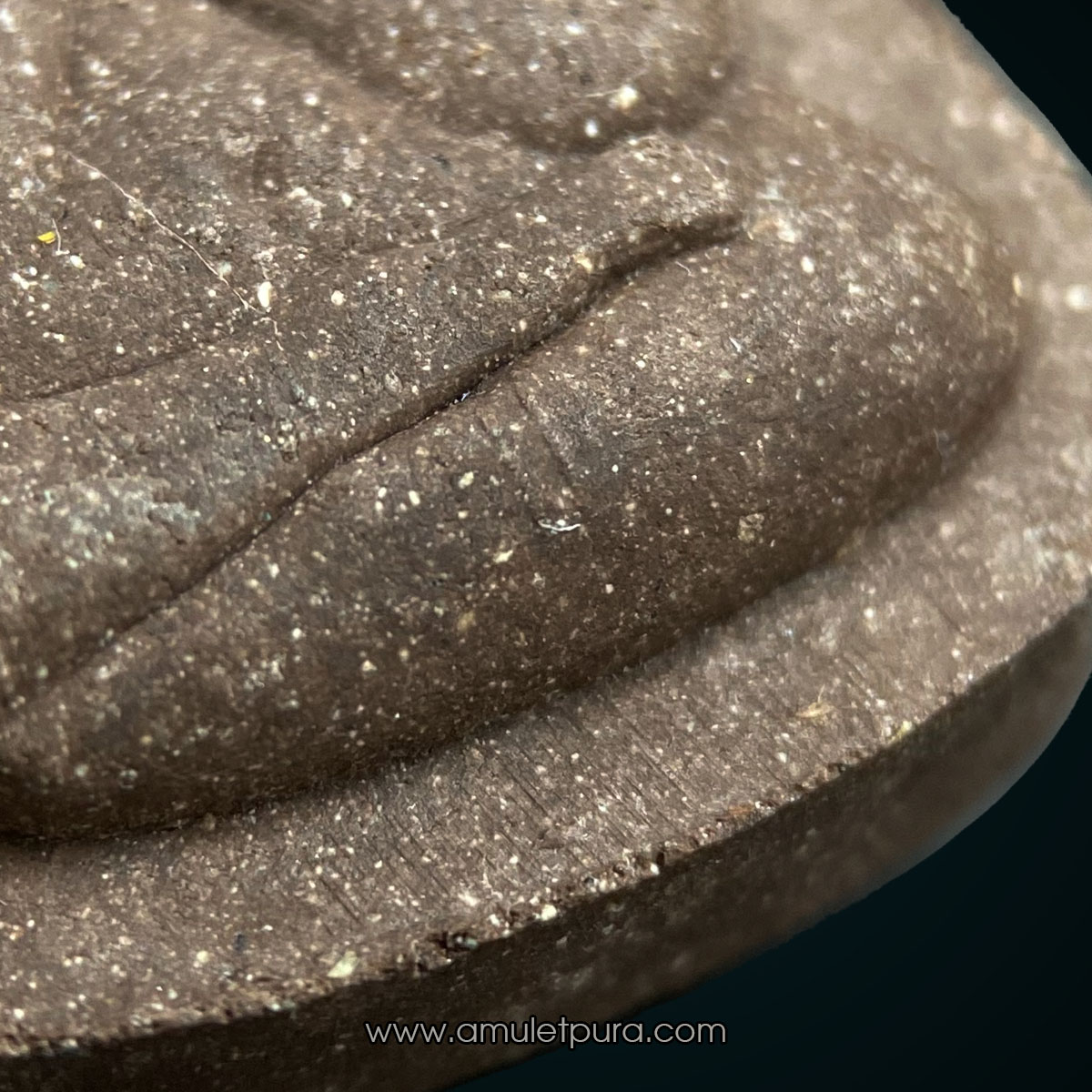 พระปิดตาปลดหนี้ รุ่นแรก หลวงปู่มหาศิลา (เนื้อผงไม้ตะเคียน บล็อกกรรมการ กำไรโค้ง) ปี63 สวนสงฆ์แกเปะ วัดโพธิ์ศรีสะอาด จ.กาฬสินธุ์ (ปลุกเสกในพระธาตุพนม และโบสถ์วัดโพธิ์ศรีสะอาด 9 วัน 9 คืน)