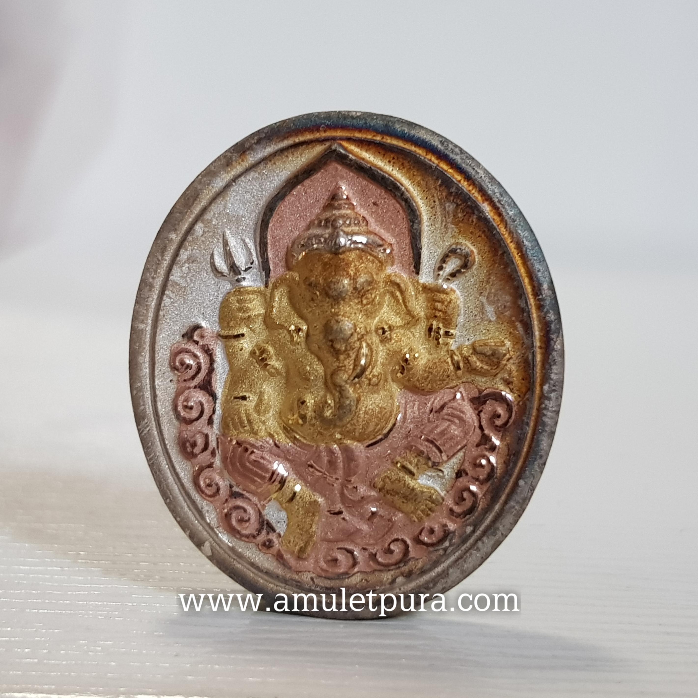 เหรียญพระพิฆเนศวร์ ปี47 กรมศิลปากร กรุงเทพมหานคร(โลหะสามกษัตริย์พื้นเงิน ตอกโค้ดหลังเหรียญ)