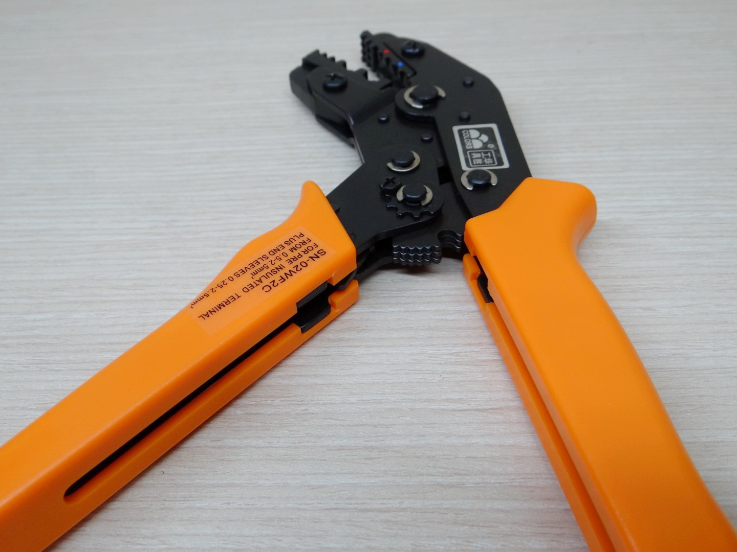 SN-02WF2C คีมเข้าหัวสายไฟ Crimping plier hand tool wire 0.14 - 2.5mm AWG 20-13