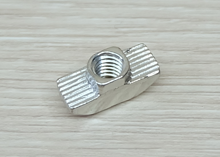 Free Nut M6 (20 ตัว/ชุด) สำหรับ Series 40 Alu Profile