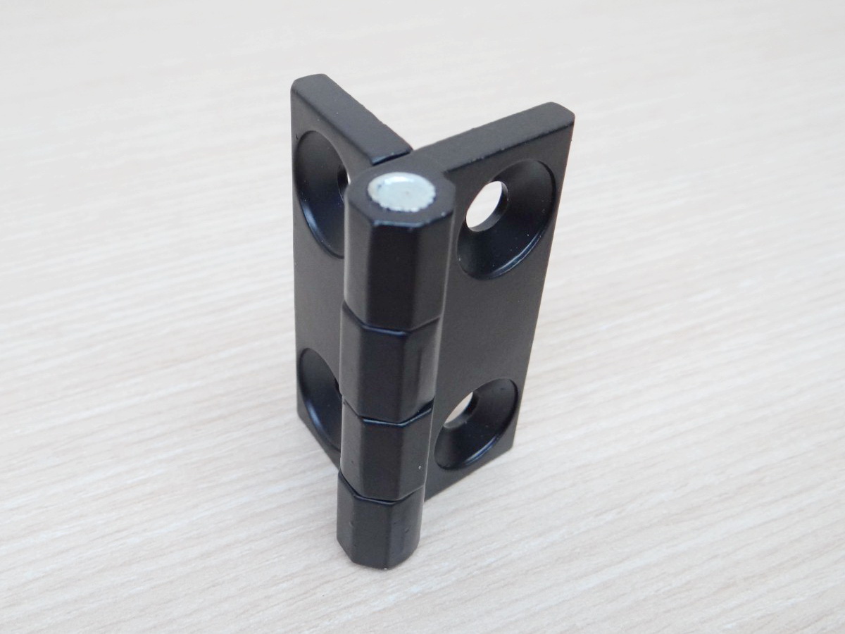 บานพับ Hinge 60x60 mm Zinc alloy หนา 6 mm ระยะรู 35x35 mm, รูยึด 6.5 mm (สีดำ)