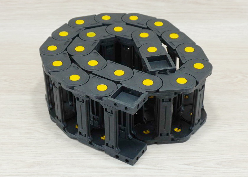 25 X 77 mm Cable Drag Chain R55mm ยาว 1M และ End Connectors (Bridge opening)