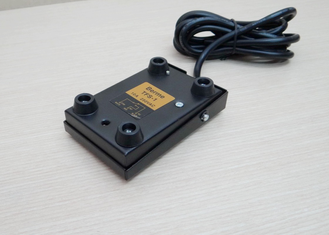 Metal Foot Switch TFS-1 Momentary NON-SLIP SPDT(NO/NC) Wire 2M 250V 10A