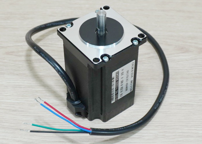 OUKEDA - Stepper Motor (Nema 23) แรงบิด 2.4N.m 4A Shaft 8mm (OK57DL82-404AD8) 1m Cable