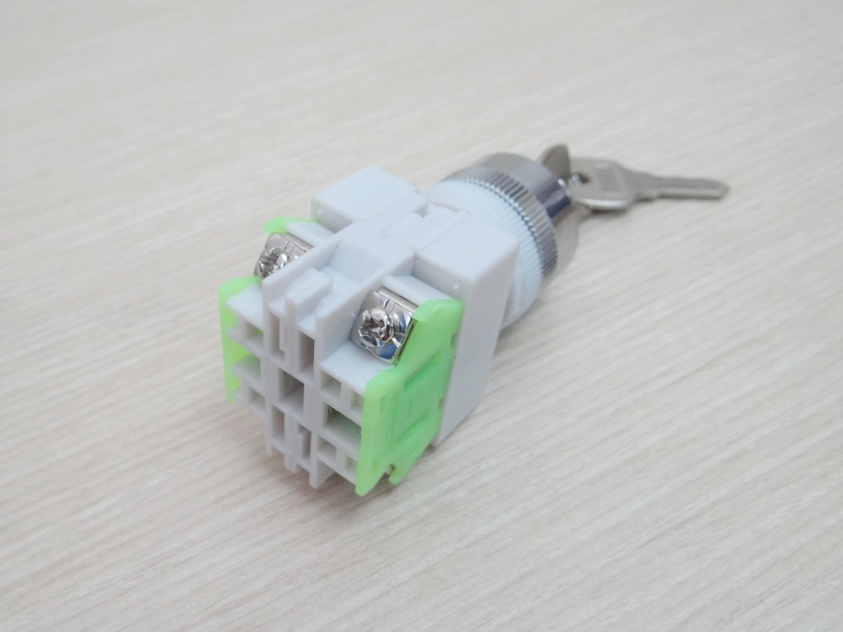 LAY37-20Y3 Rotary Switch + key 3 position 10A Flush NO-OFF-NO 22mm (Self-lock)