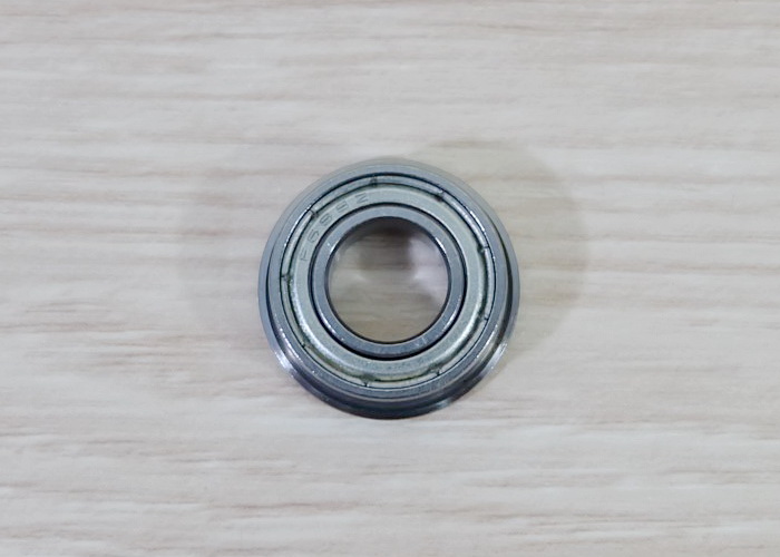 F688zz (8x16x5mm) Flange Deep Groove Ball Bearing