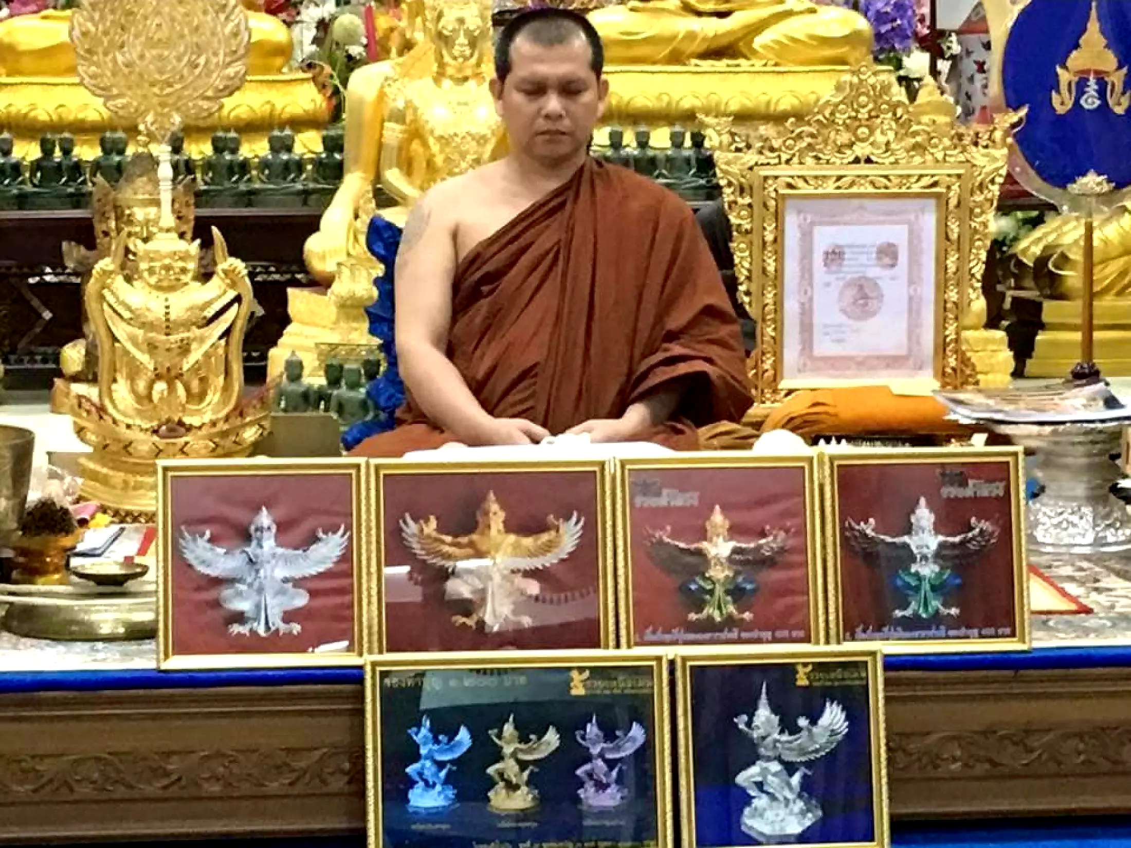 พญาครุฑ ค้ำหน้าบันศักดิ์สิทธิ์ (พิมพ์เล็ก เนื้อชนวนทองเหลืองขัดเงา) รุ่นรวยค้ำดวง ปี60 วัดพระบาทมิ่งเมืองวรวิหาร จ.แพร่ (มีโค้ด หมายเลข 34)