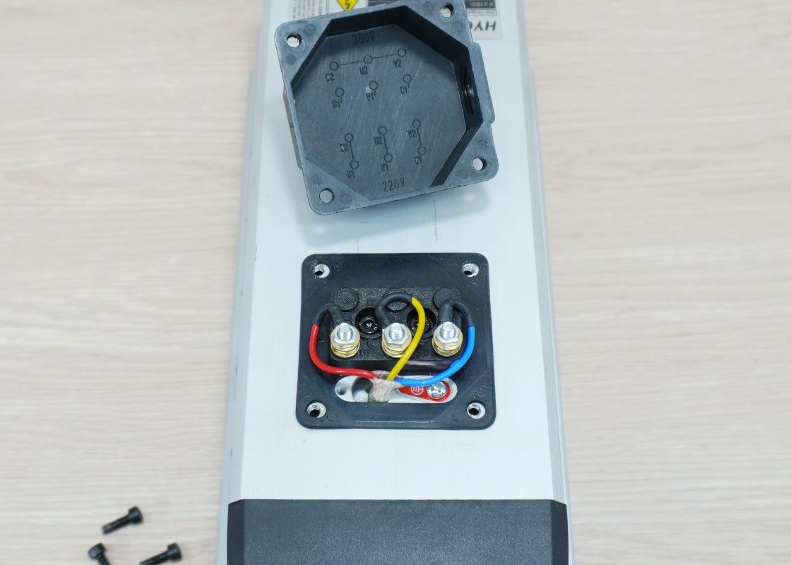 3.5KW 220V ER20 Air Cooled Spindle Motor (GDZ93X82-3.5) Junction Box