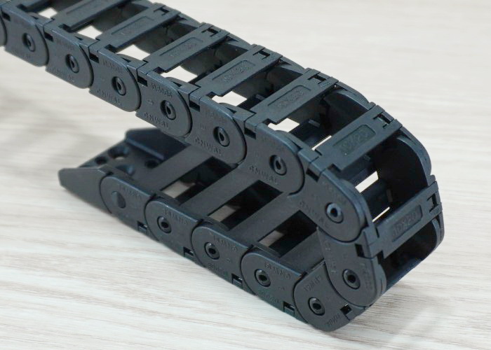10 X 20 mm Cable Drag Chain R18mm ยาว 1M และ End Connectors (Bridge open outside)