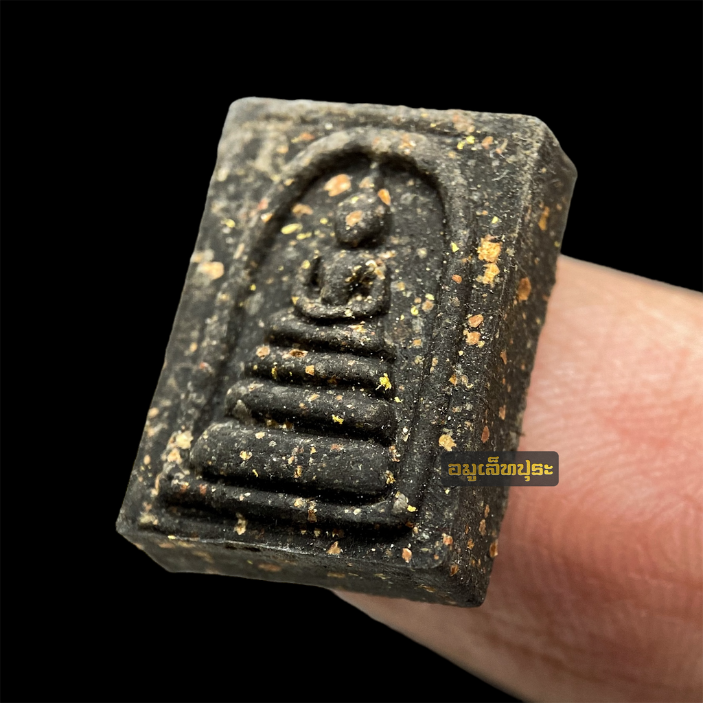 พระสมเด็จคะแนน หลังหลวงปู่ทวด เนื้อว่านดำ ที่ระลึกพระบรมสารีริกธาตุศรีลังกา ปี48 วัดห้วยมงคล