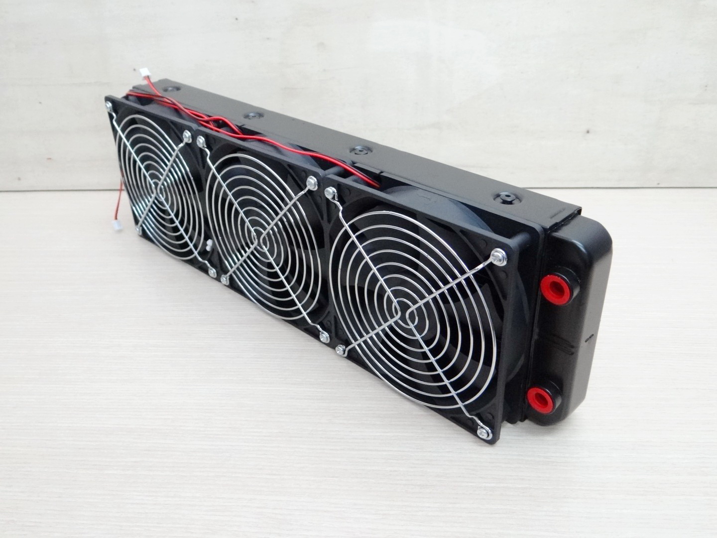 360mm Aluminum Radiator Water Cooling 18 Tube Heat Exchanger หัวเกลียว 1/8BSP (9.5mm) + 3 Fan 12V DC