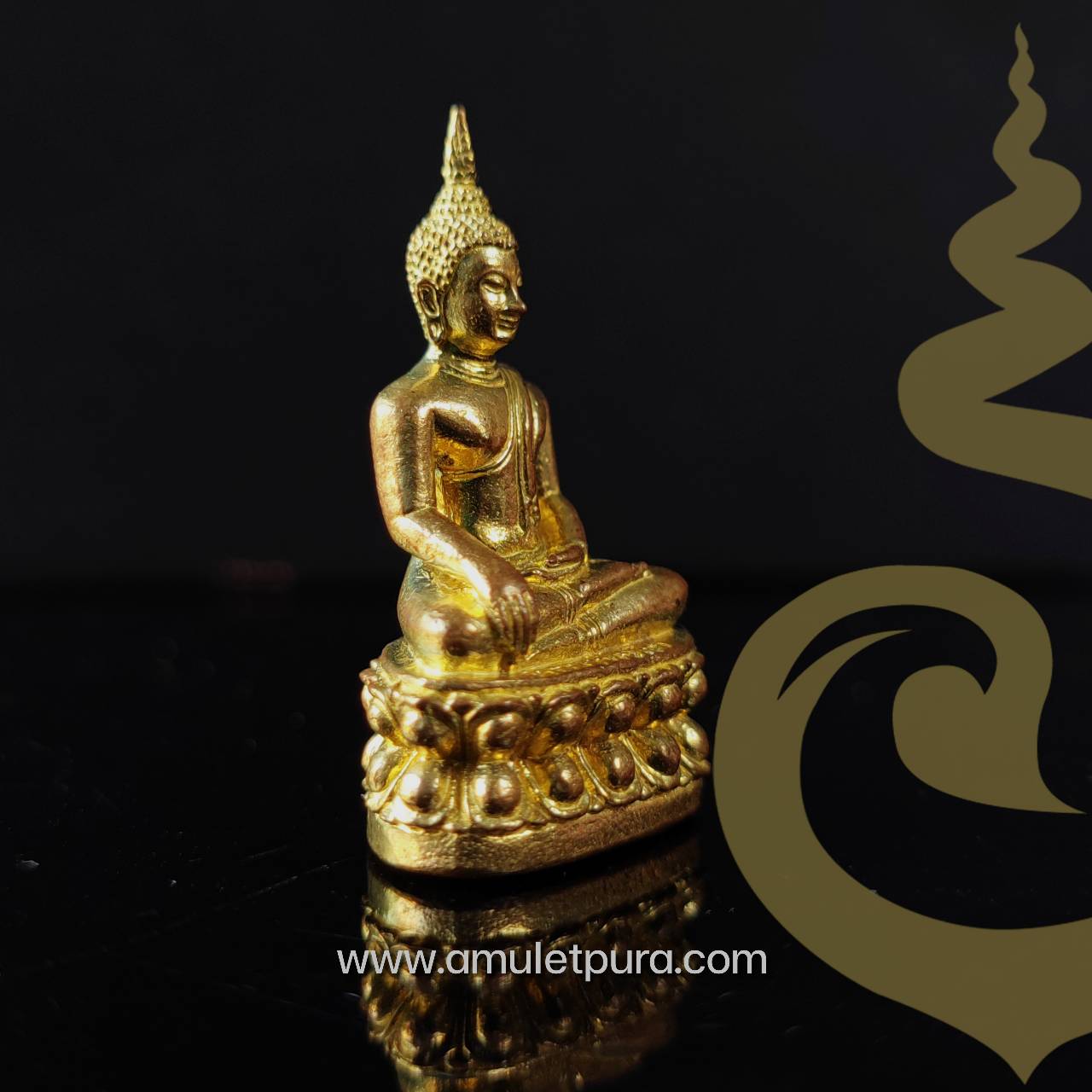 พระกริ่งหลวงพ่อโต รุ่นมหามงคลนพเก้า (พิมพ์ใหญ่ทองทิพย์ ) ปี54 วัดบางพลีใหญ่ใน จ.สมุทรปราการ (ใต้ฐานยันต์ยอดมงกุฎ อุดกริ่ง หมายเลข 2157)