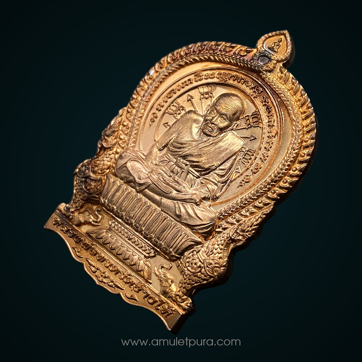 เหรียญปั๊มนั่งพาน หลวงปู่ทวด (เนื้อทองแดงผิวไฟ) รุ่นชนะมาร รุ่นแรก ปี58 พ่อท่านเขียว วัดห้วยเงาะ จ.ปัตตานี (มีโค้ด หมายเลข 110)