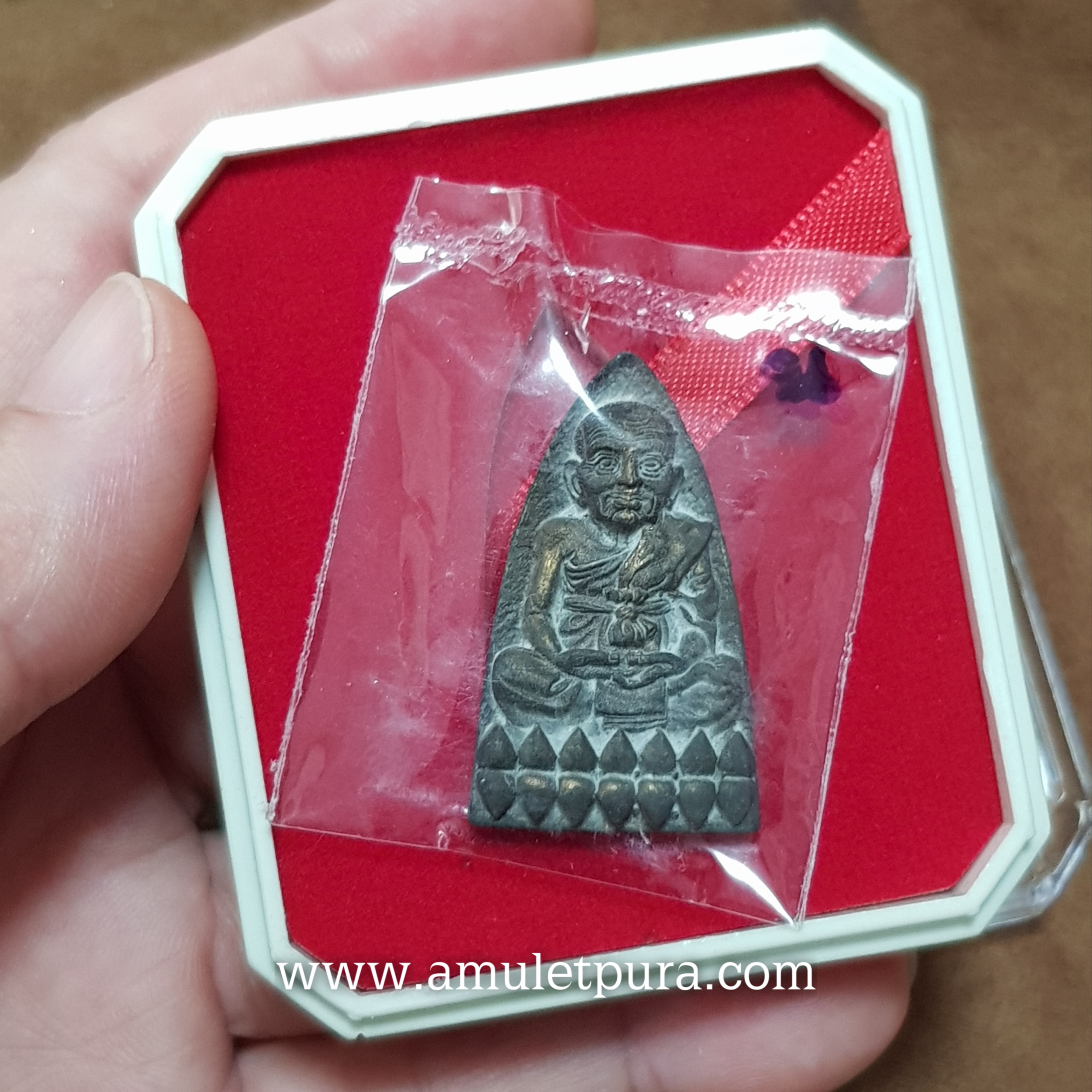 หลวงปู่ทวด หลังเตารีด พิมพ์ 50 ปี วัดเมืองยะลา(หล่อโบราณ นวโลหะเต็มสูตรแก่ทองคำ)รุ่นสันติสุข ปี52 พ่อท่านฉิน วัดเมืองยะลา จ.ยะลา(ตอกโค้ด หมายเลข๕๗๐)