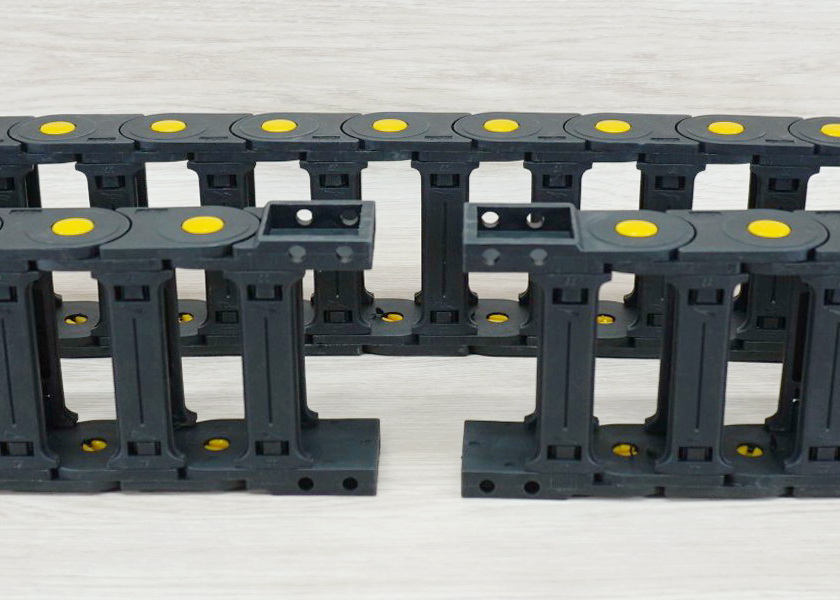 25 X 77 mm Cable Drag Chain R55mm ยาว 1M และ End Connectors (Bridge opening)