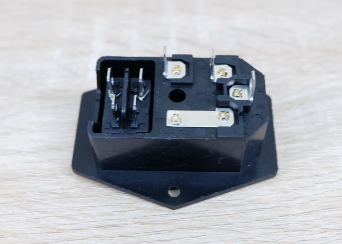 AC-01A Plug Socket 3 Pin Male AC250V พร้อมสวิทช์และฟิวส์ 10A