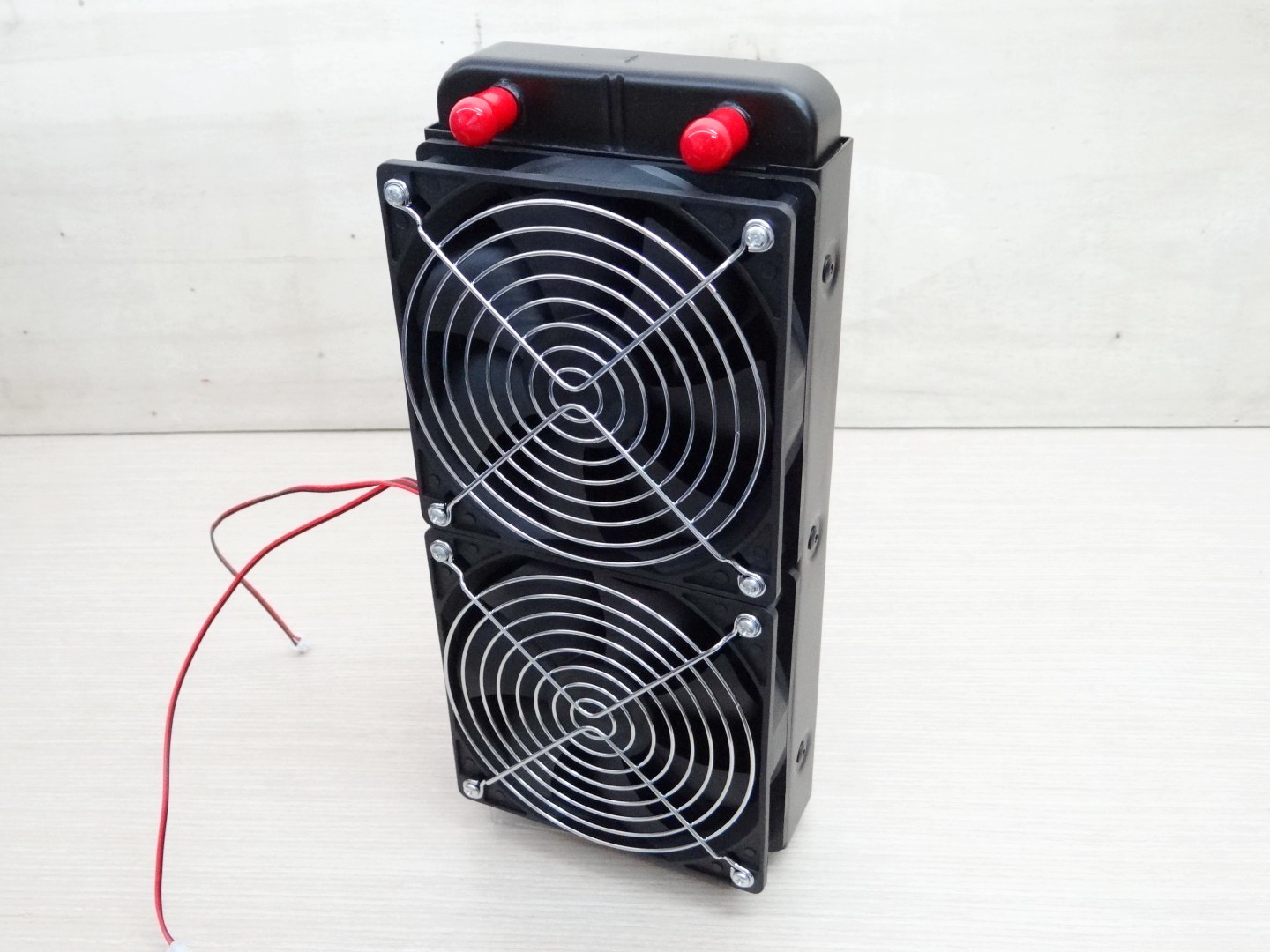 240mm Aluminum Radiator Water Cooling 18 Tube Heat Exchanger (หัวจุก 10mm) + 2 Fans 12V DC