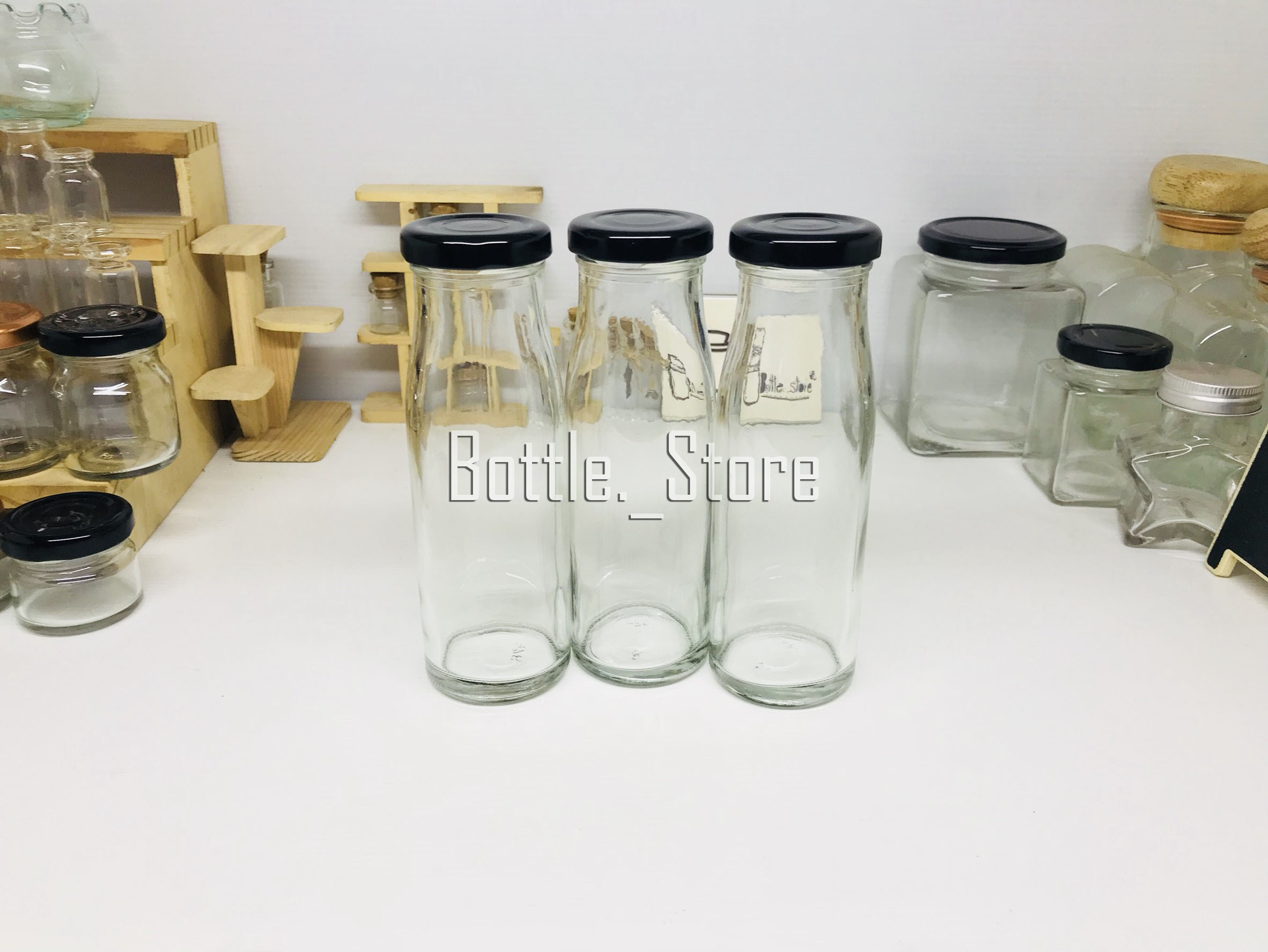 ขวดแก้วน้ำผลไม้ 200ml ฝาเกลียวล็อคสีดำ