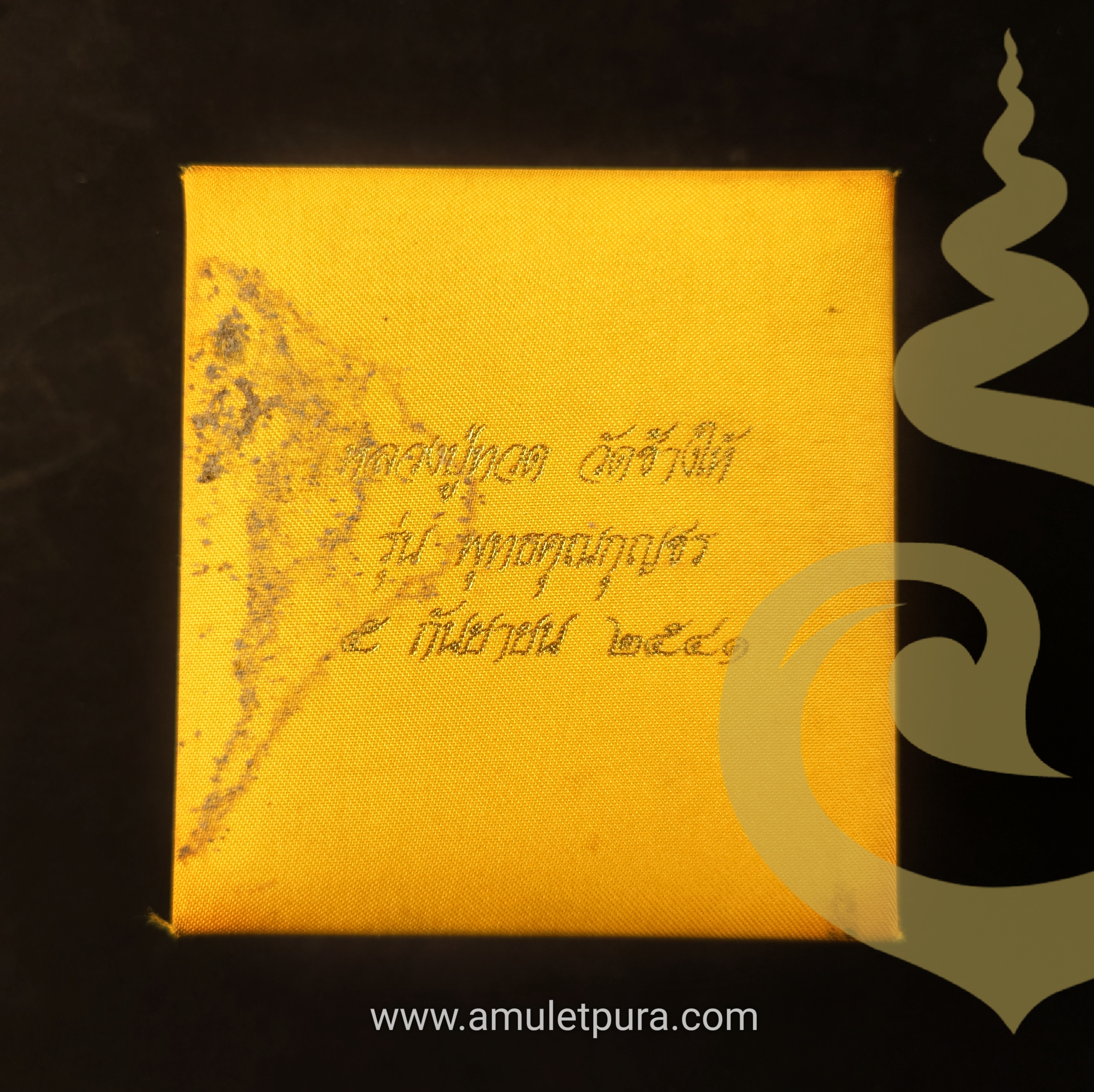 ชุดหลวงปู่ทวดตะกรุดทองคำ (เนื้อว่านผสมผงงาช้างแมมมอธ พิมพ์ซุ้มรูปเหมือน,พิมพ์ใหญ่,พิมพ์พระรอด)รุ่นพุทธคุณกุญชร ปี41 วัดช้างให้ จ.ปัตตานี จัดสร้างโดย มูลนิธิศรีรัตนโกสินทร์ (มีโค้ด หมายเลข 7729) พระอาจารย์นองปลุกเสก