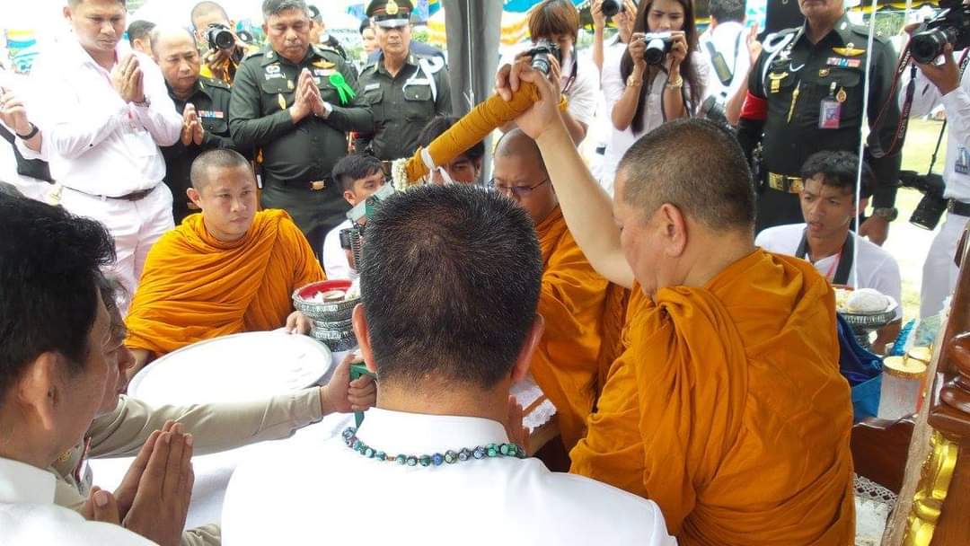 พระปิดตาพังพระกาฬ รุ่นธงชัย พระพรหมมังคลาจารย์ (เจ้าคุณธงชัย) วัดไตรมิตรฯ ปี59 (เนื้อทองแดงรมดำ เลี่ยมใส่น้ำมันเสือผสมว่าน 108 เพื่อเพิ่มพุทธคุณเข้มขลัง)