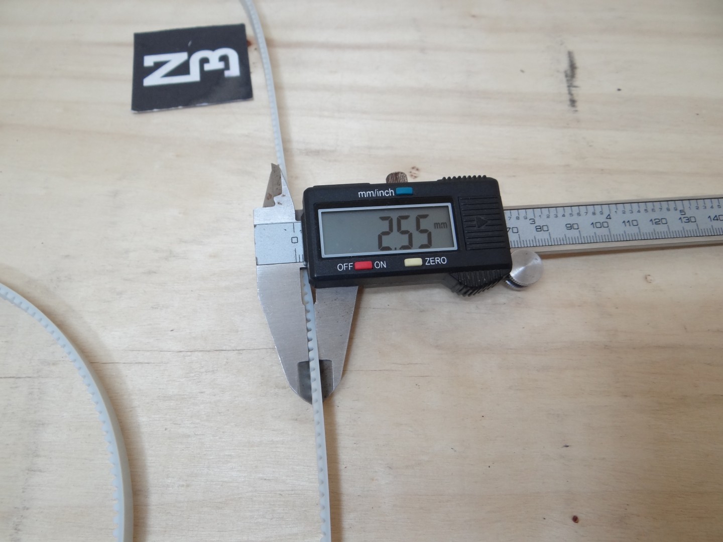 HTD-3M-10mm PU Timing Belt Steel Core สีขาว (สานแถบเส้นเหล็กในสายพาน ราคา/1เมตร)