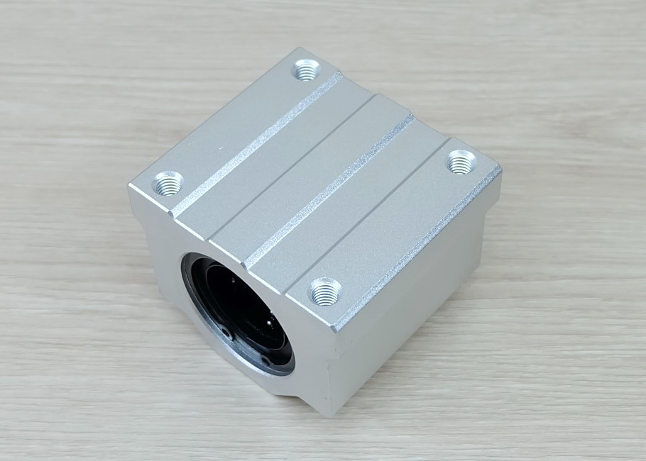 SCS30UU Linear Ball Bearing Block 30mm