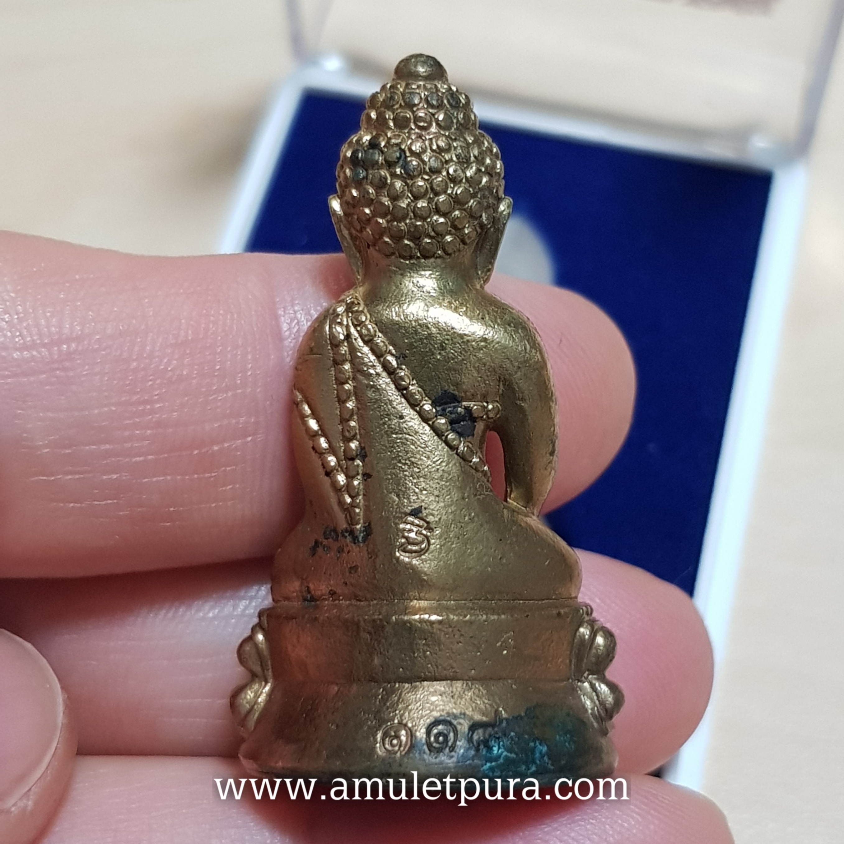 พระกริ่งมหาราช(เนื้อมหาชนวน ก้นทองแดง)ปี60 หลวงปู่ชัชวาลย์ วัดบ้านปูน จ.พระนครศรีอยุธยา(มีโค้ดใต้ฐาน หมายเลข118)