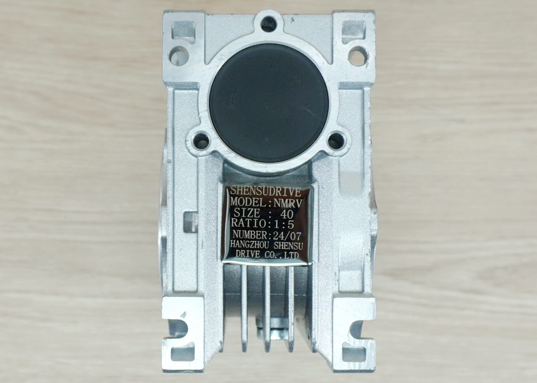 5:1 NMRV40 Worm Gearbox Speed Reducer for NEMA34 (shaft: input 14mm / Out 18mm)
