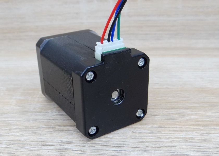 Usongshine - Stepper motor (Nema17) แรงบิด 70 N.cm 1.7A (17HS6001S) Black End