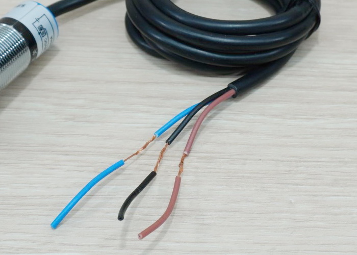 LJ18A3-8-Z/AX (NPN NC ระยะจับ 8mm) 6-36V DC Inductive Proximity Sensor